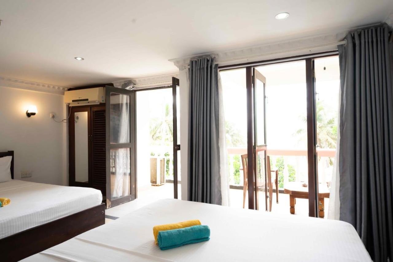 Topaz Beach Hotel Негомбо Екстериор снимка