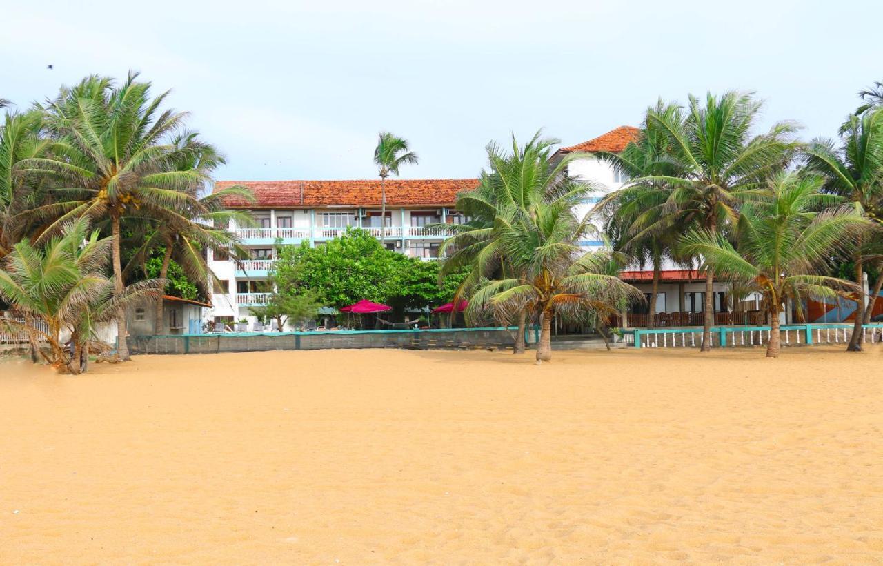 Topaz Beach Hotel Негомбо Екстериор снимка